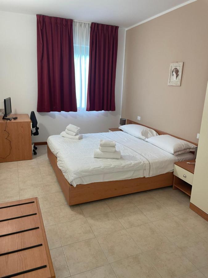 Hotel Sportland Colle Val D'Elsa Esterno foto